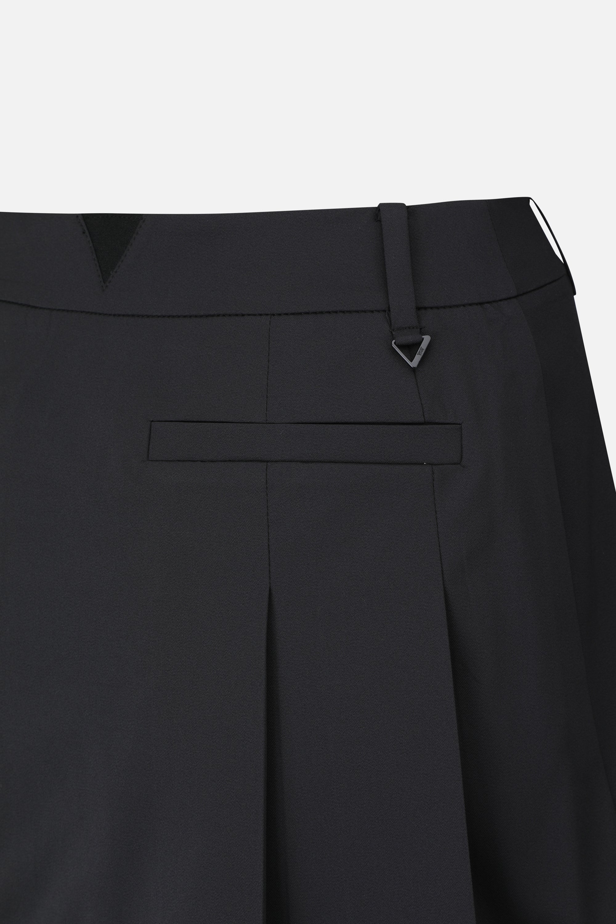 WMNS FA PERFORATION PLEATED SKIRT