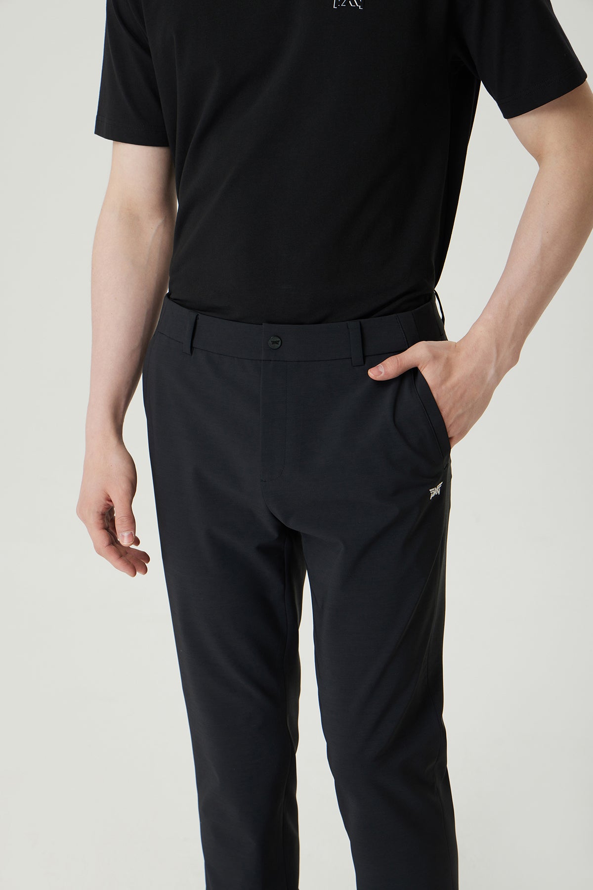MNS ESSENTIAL STANDARD FIT PANTS